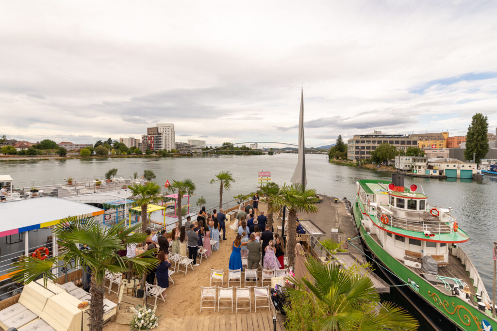 Hochzeitsapéro in der Sand Oase Basel am Rheinhafen